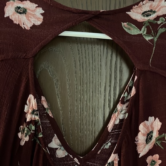 Lush eggplant colored dress with flowers. 3/4 flared sleeves. Size Medium - Picture 7 of 10